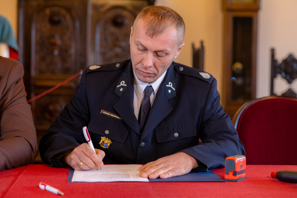 Podpisanie umów w Zamku Królewskim w Sandomierzu