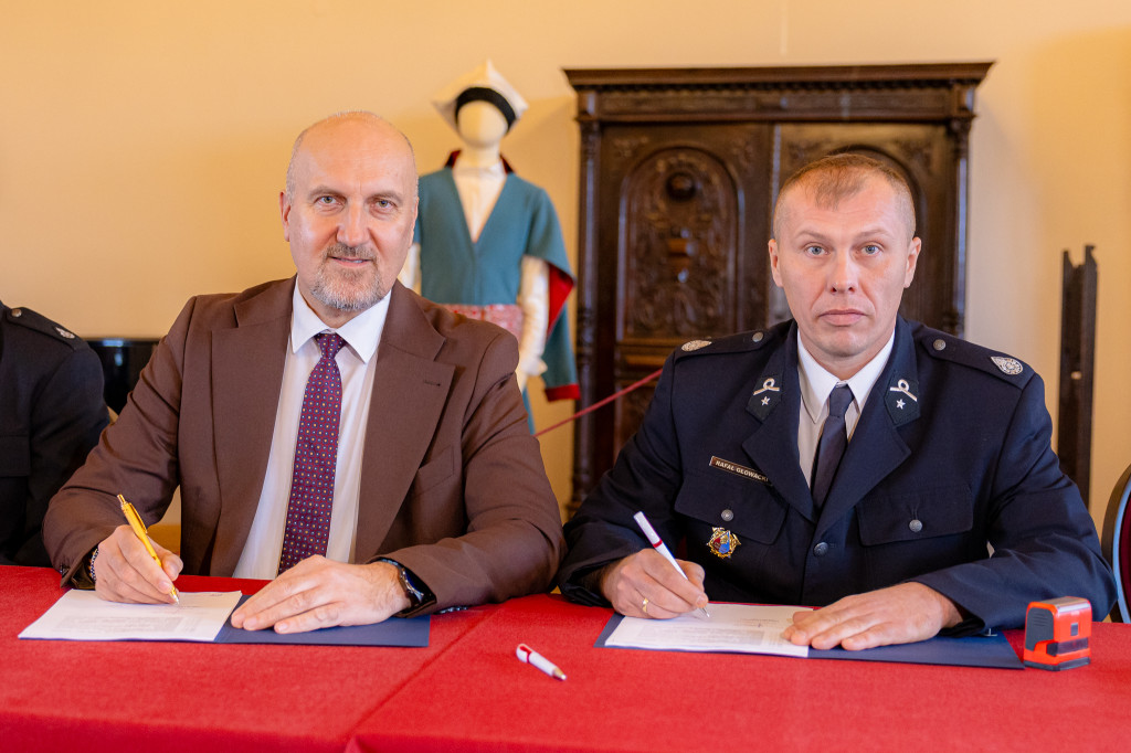 Podpisanie umów w Zamku Królewskim w Sandomierzu