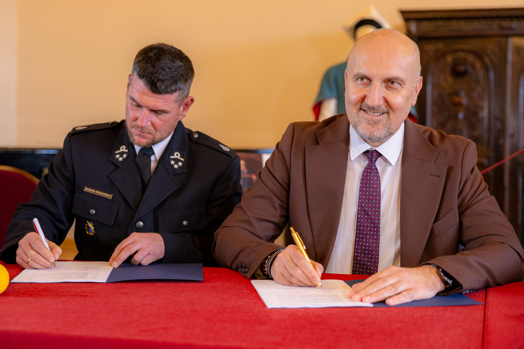 Podpisanie umów w Zamku Królewskim w Sandomierzu