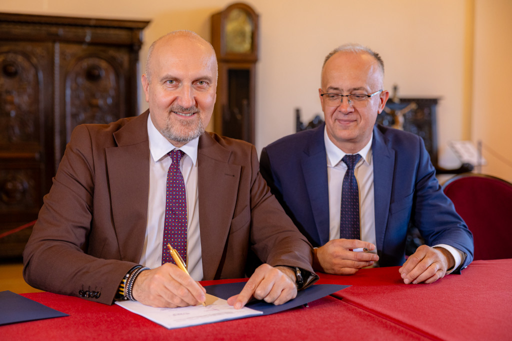 Podpisanie umów w Zamku Królewskim w Sandomierzu