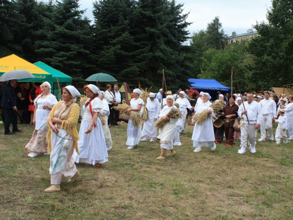 Minister spraw zagranicznych na sandomierskich dożynkach. [Zdjęcia]