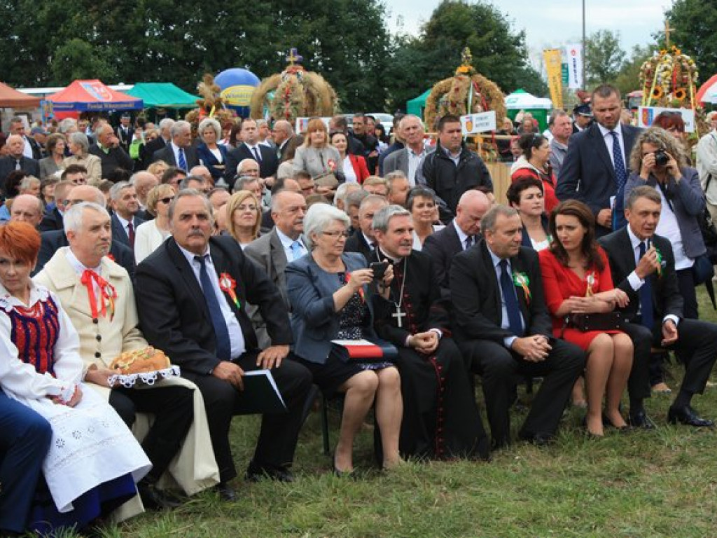 Minister spraw zagranicznych na sandomierskich dożynkach. [Zdjęcia]