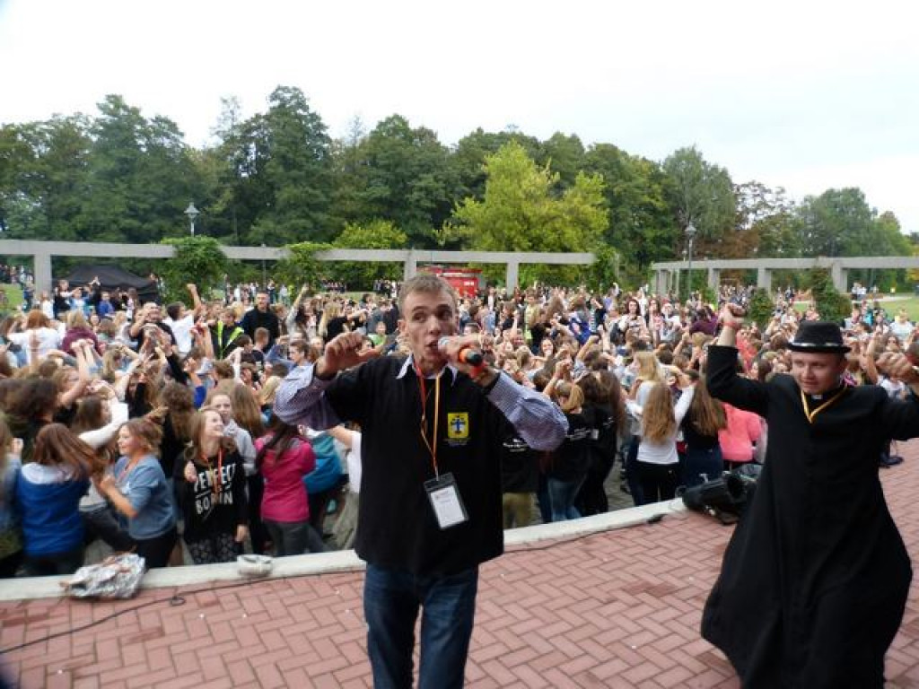 Kilka tysięcy osób na Dniach Młodych w Staszowie [ZDJĘCIA]