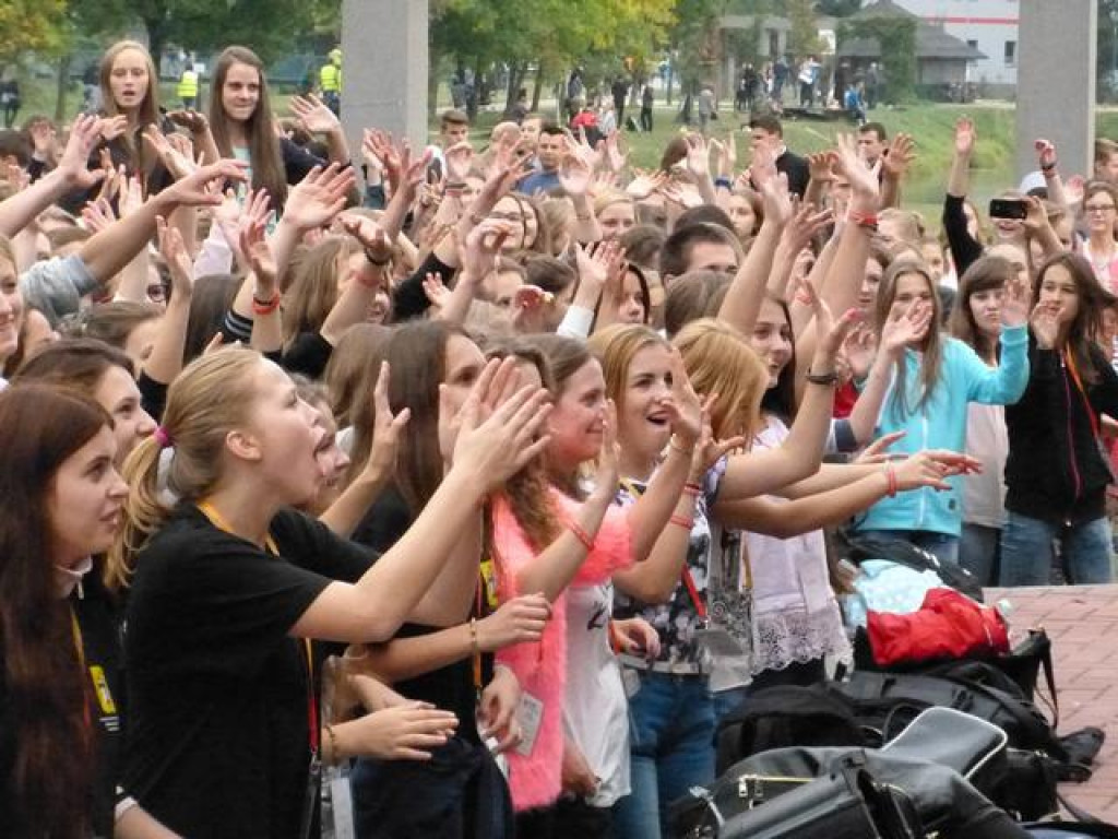 Kilka tysięcy osób na Dniach Młodych w Staszowie [ZDJĘCIA]