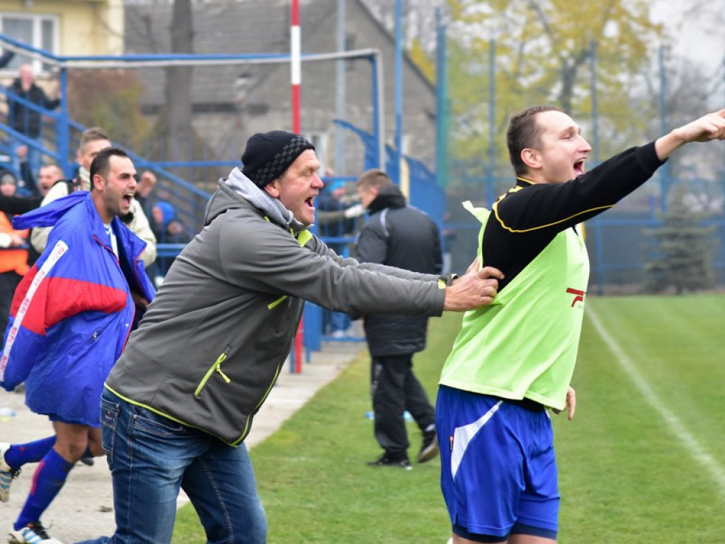 Gorące derby w okręgówce. Przepychanki na boisku [Zdjęcia!]