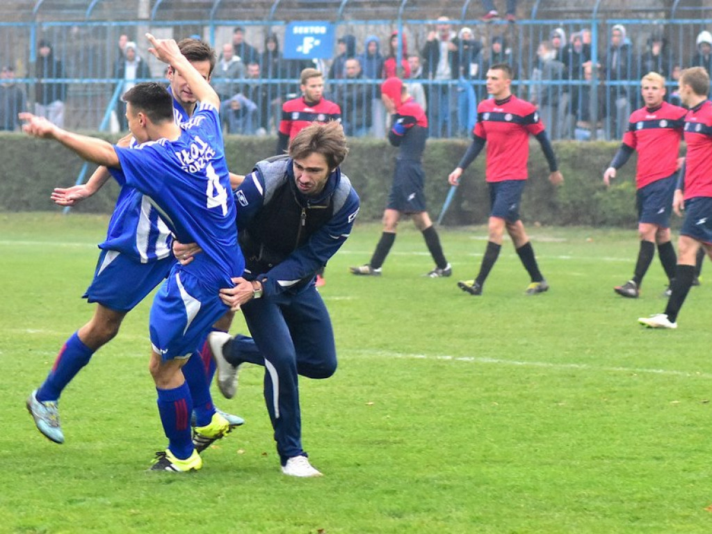 Gorące derby w okręgówce. Przepychanki na boisku [Zdjęcia!]