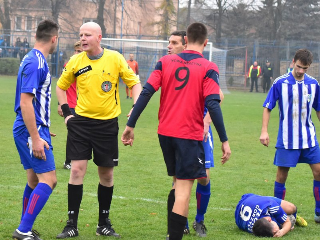 Gorące derby w okręgówce. Przepychanki na boisku [Zdjęcia!]