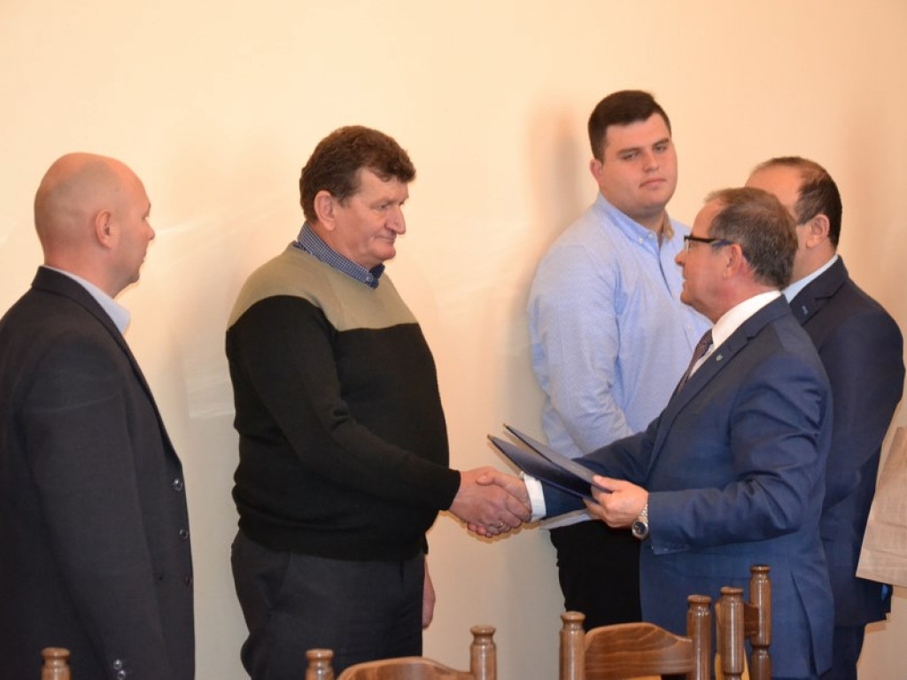 Pomogli policji. Trzech mieszkańców naszego regionu odebrało gratulacje od komendanta i przedstawicieli lokalnych władz [ZDJĘCIA!]