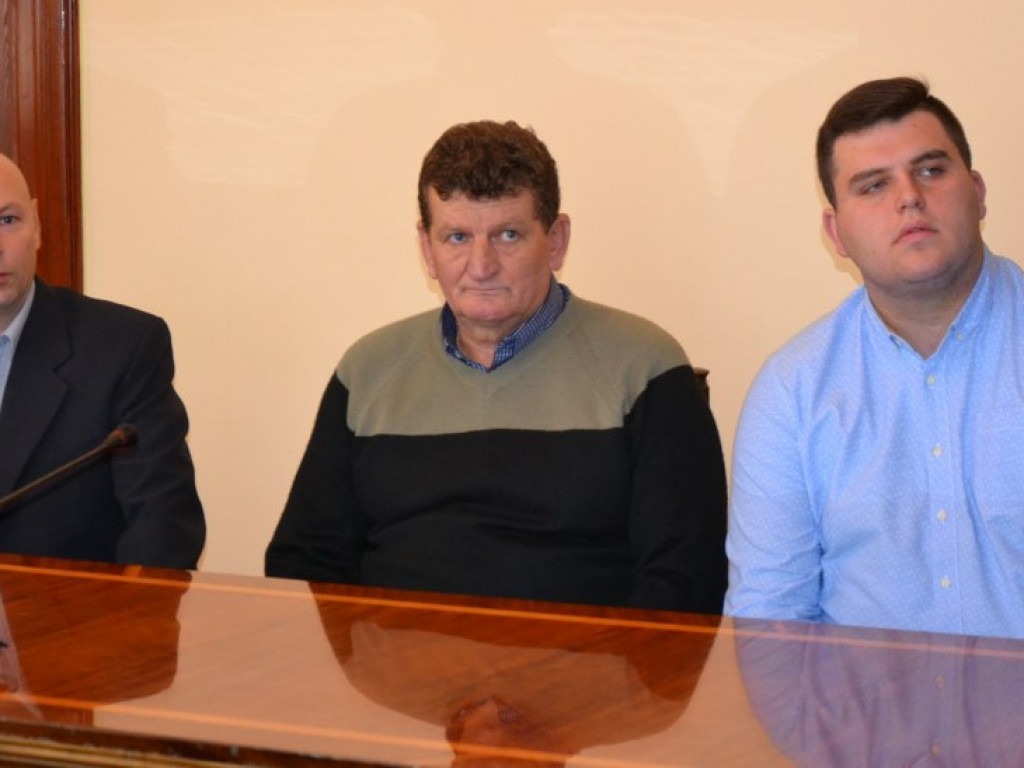 Pomogli policji. Trzech mieszkańców naszego regionu odebrało gratulacje od komendanta i przedstawicieli lokalnych władz [ZDJĘCIA!]