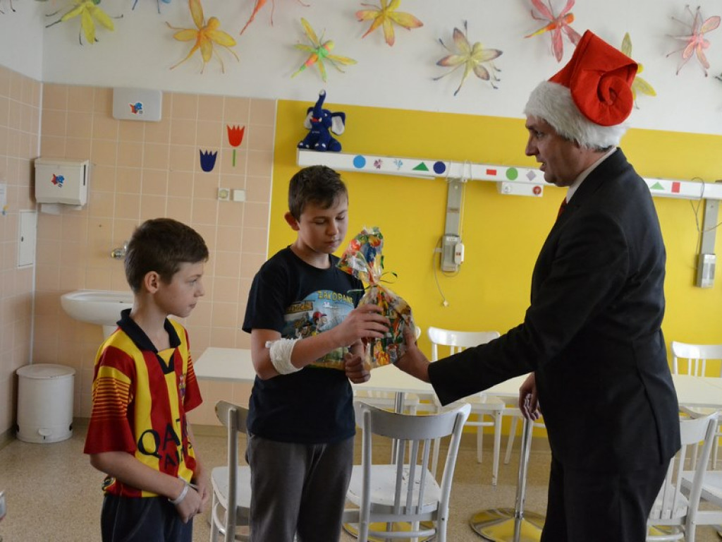 Prezydent rozdawał prezenty dzieciom [Zdjęcia!]