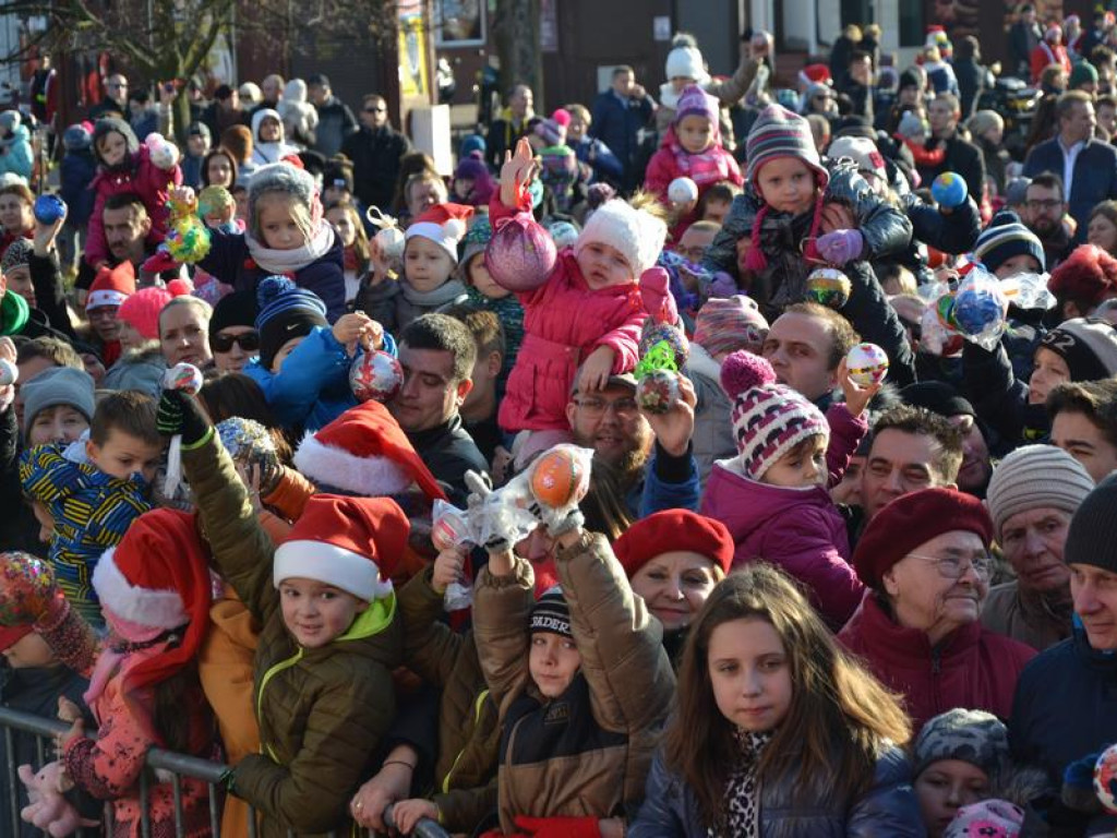 Prawie 400 Świętych Mikołajów przejechało ulicami Tarnobrzega [ZDJĘCIA!]