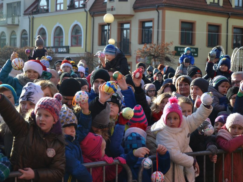 Prawie 400 Świętych Mikołajów przejechało ulicami Tarnobrzega [ZDJĘCIA!]