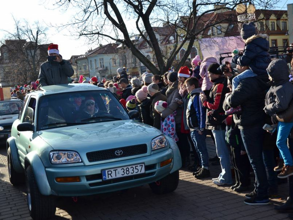 Prawie 400 Świętych Mikołajów przejechało ulicami Tarnobrzega [ZDJĘCIA!]