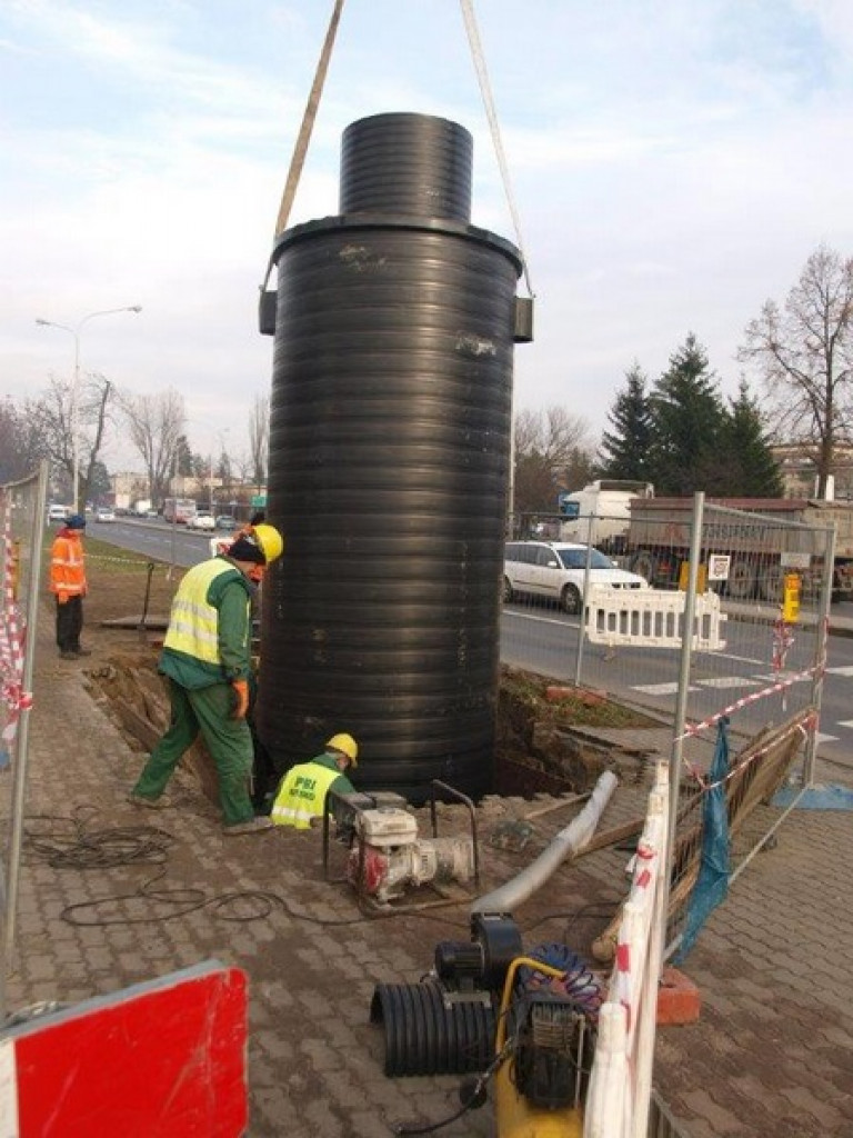 Wielka dziura w centrum miasta [Zdjęcia]