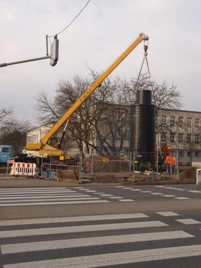 Wielka dziura w centrum miasta [Zdjęcia]