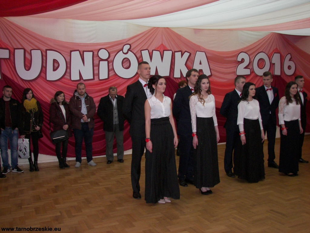 Studniówka uczniów Zespołu Szkół im. Oddziału Partyzanckiego AK 