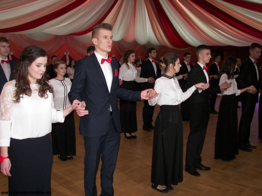 Studniówka uczniów Zespołu Szkół im. Oddziału Partyzanckiego AK 
