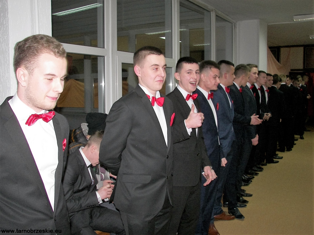 Studniówka uczniów Zespołu Szkół im. Oddziału Partyzanckiego AK 