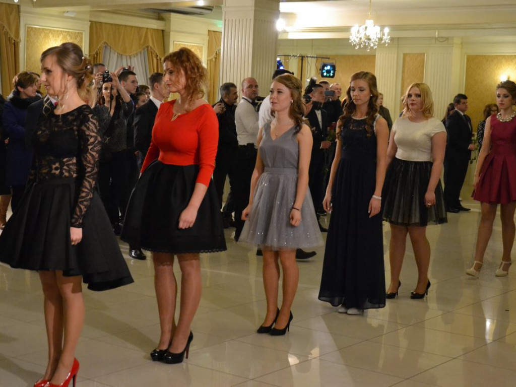 Studniówka Zespołu Szkół Ponadgimnazjalnych numer 1 w Tarnobrzegu. [Zdjęcia]