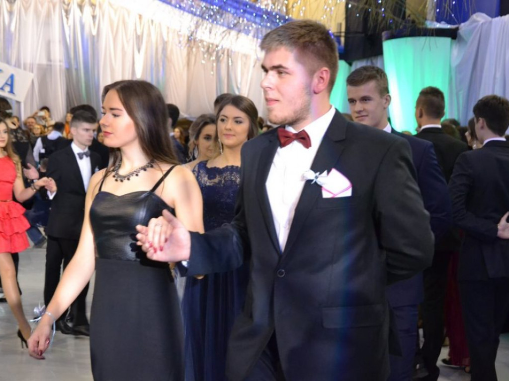 Studniówka Liceum Ogólnokształcącego im. M. Kopernika w Tarnobrzegu [ZDJĘCIA]