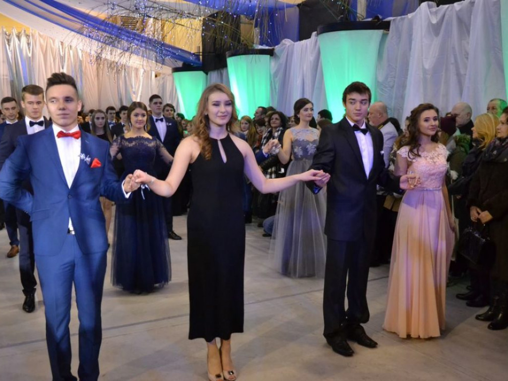 Studniówka Liceum Ogólnokształcącego im. M. Kopernika w Tarnobrzegu [ZDJĘCIA]