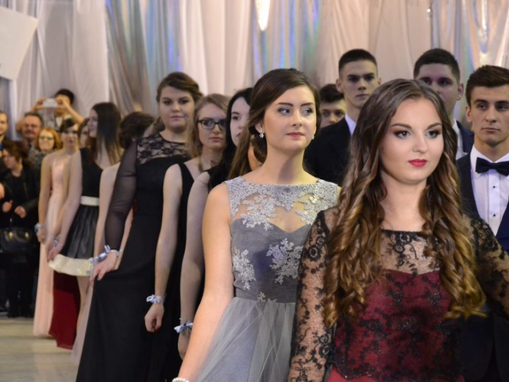 Studniówka Liceum Ogólnokształcącego im. M. Kopernika w Tarnobrzegu [ZDJĘCIA]