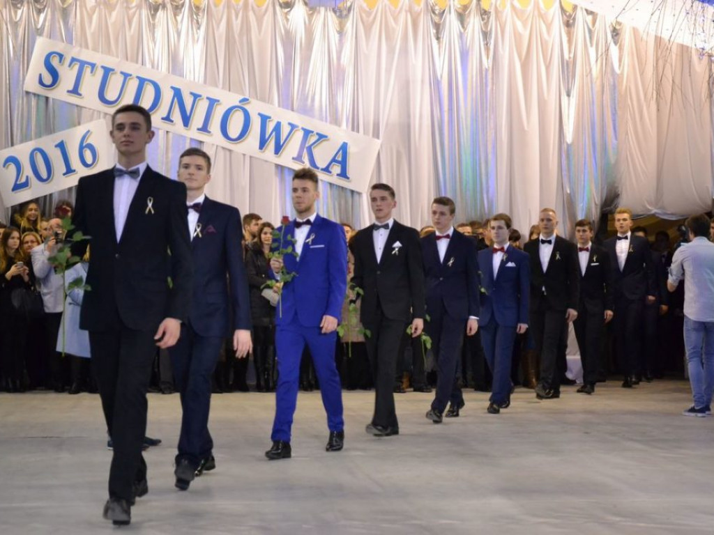 Studniówka Liceum Ogólnokształcącego im. M. Kopernika w Tarnobrzegu [ZDJĘCIA]