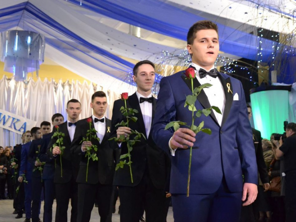 Studniówka Liceum Ogólnokształcącego im. M. Kopernika w Tarnobrzegu [ZDJĘCIA]