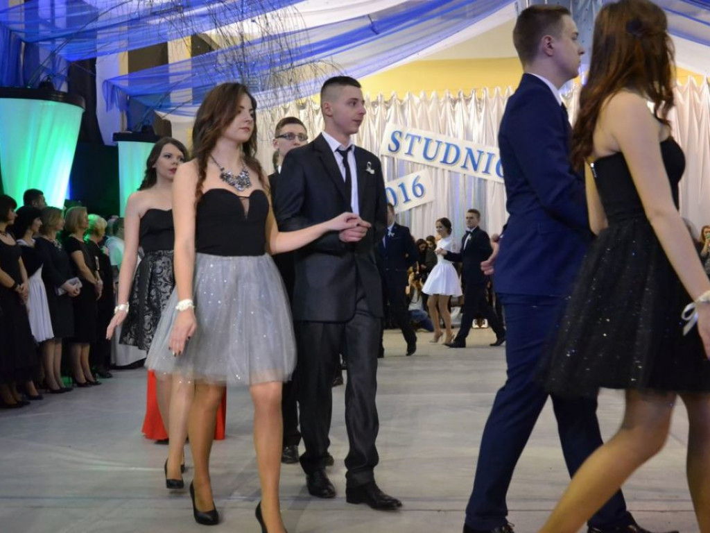 Studniówka Liceum Ogólnokształcącego im. M. Kopernika w Tarnobrzegu [ZDJĘCIA]