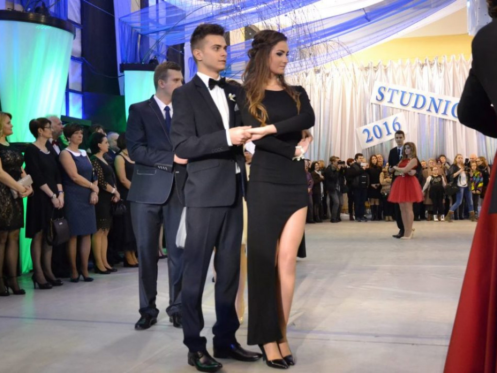 Studniówka Liceum Ogólnokształcącego im. M. Kopernika w Tarnobrzegu [ZDJĘCIA]