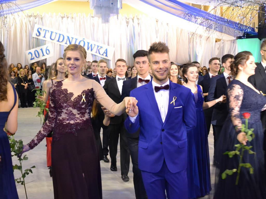 Studniówka Liceum Ogólnokształcącego im. M. Kopernika w Tarnobrzegu [ZDJĘCIA]