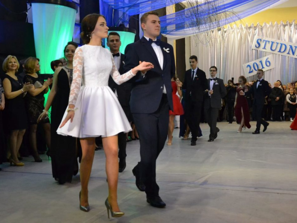 Studniówka Liceum Ogólnokształcącego im. M. Kopernika w Tarnobrzegu [ZDJĘCIA]