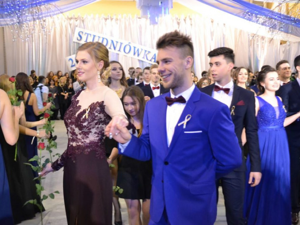 Studniówka Liceum Ogólnokształcącego im. M. Kopernika w Tarnobrzegu [ZDJĘCIA]