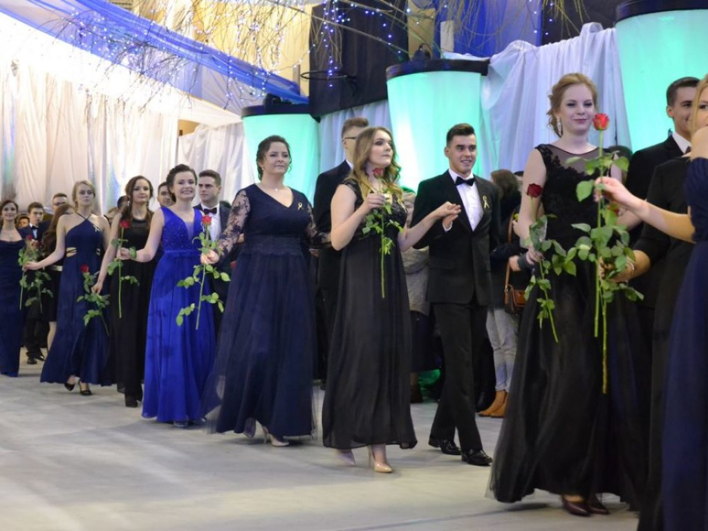 Studniówka Liceum Ogólnokształcącego im. M. Kopernika w Tarnobrzegu [ZDJĘCIA]