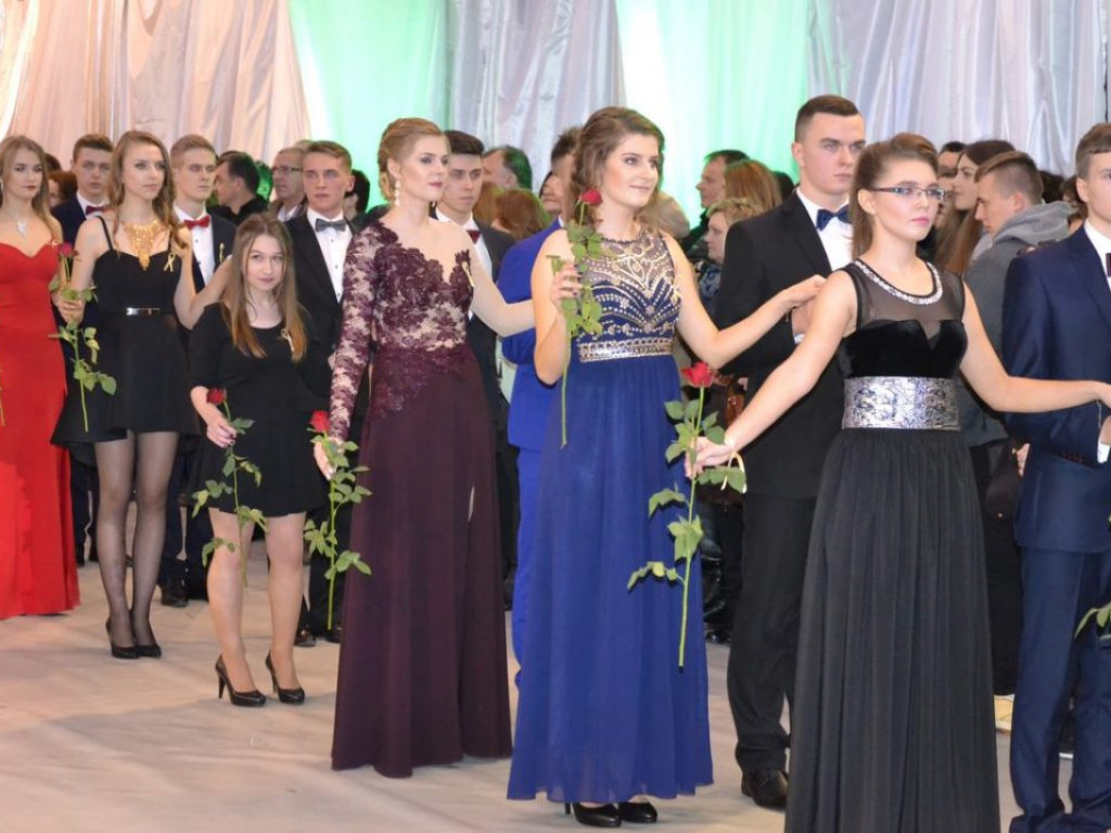 Studniówka Liceum Ogólnokształcącego im. M. Kopernika w Tarnobrzegu [ZDJĘCIA]