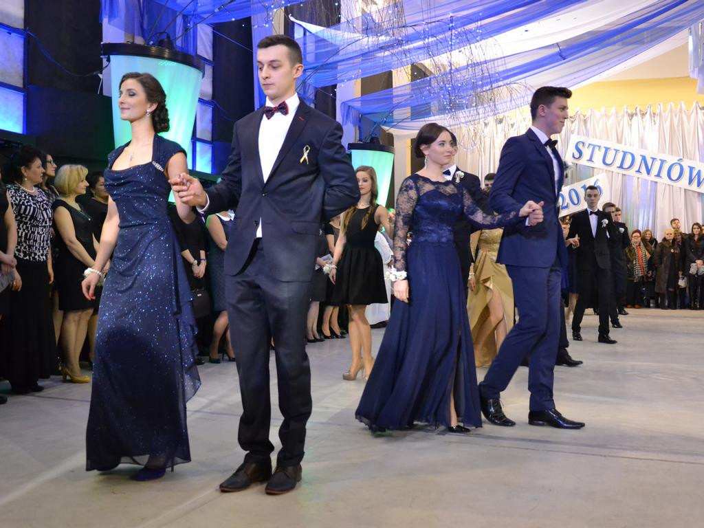 Studniówka Liceum Ogólnokształcącego im. M. Kopernika w Tarnobrzegu [ZDJĘCIA]