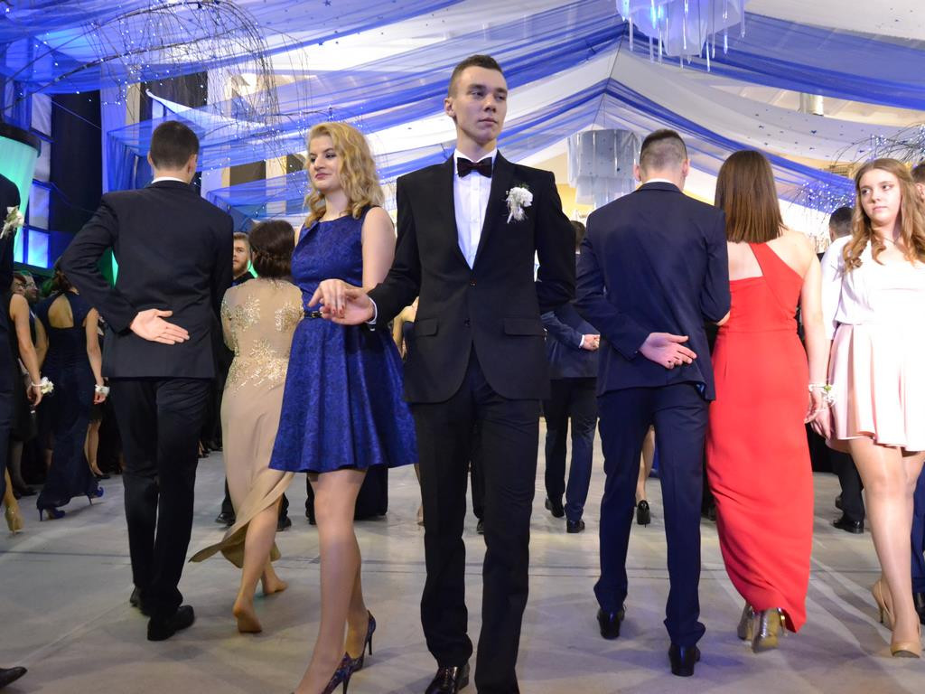 Studniówka Liceum Ogólnokształcącego im. M. Kopernika w Tarnobrzegu [ZDJĘCIA]