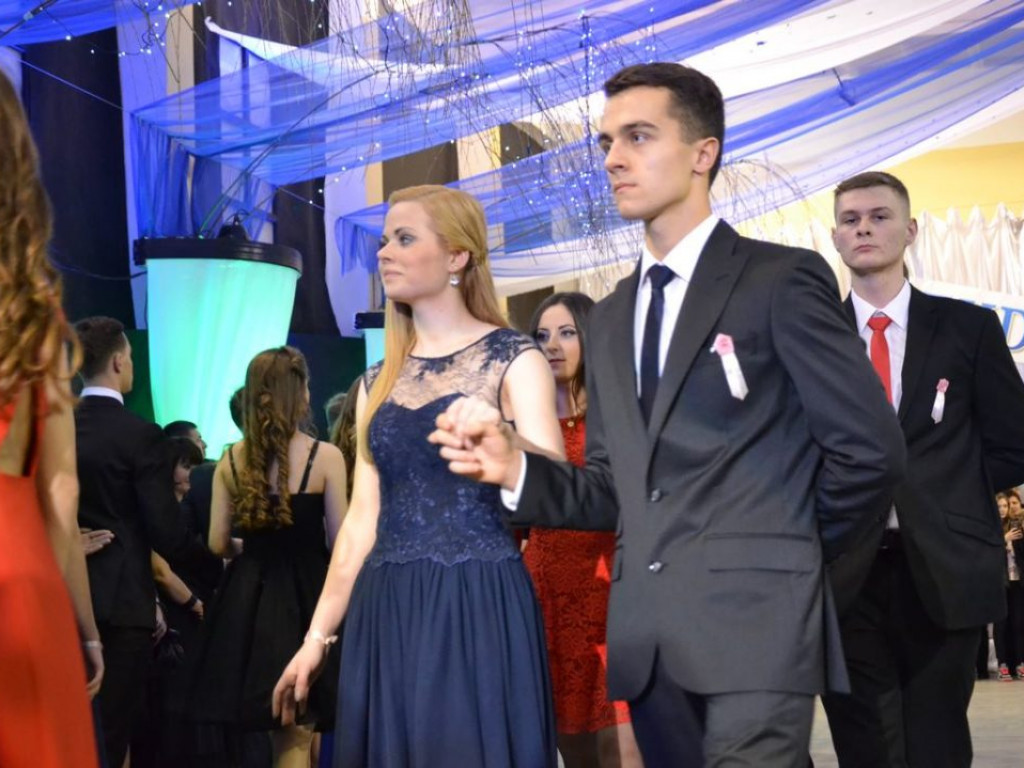 Studniówka Liceum Ogólnokształcącego im. M. Kopernika w Tarnobrzegu [ZDJĘCIA]