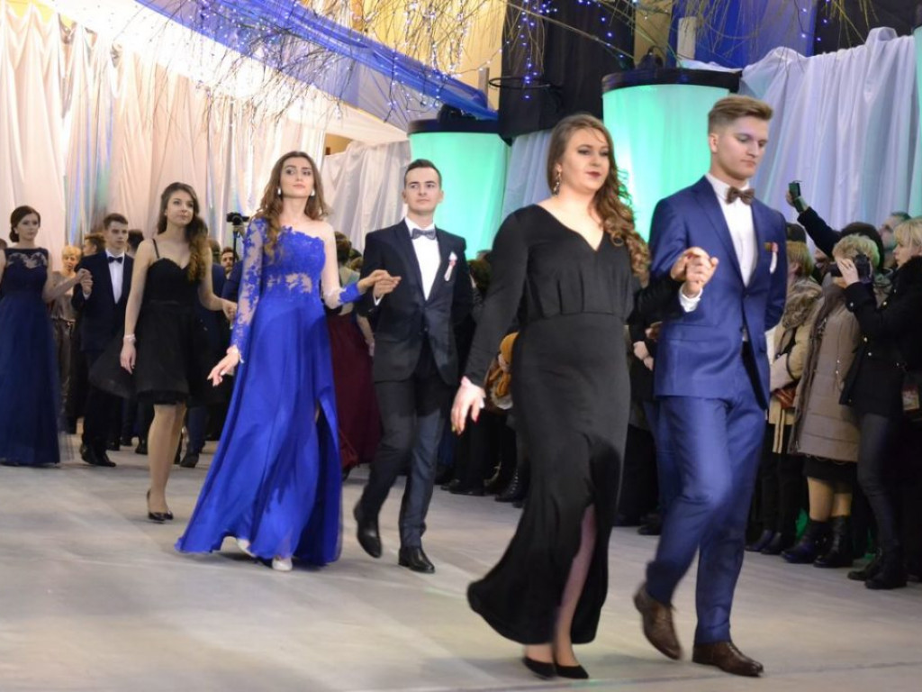 Studniówka Liceum Ogólnokształcącego im. M. Kopernika w Tarnobrzegu [ZDJĘCIA]