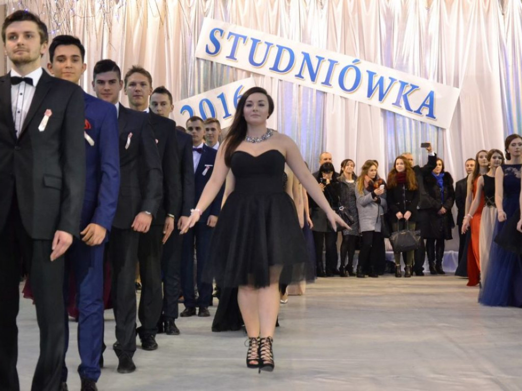 Studniówka Liceum Ogólnokształcącego im. M. Kopernika w Tarnobrzegu [ZDJĘCIA]