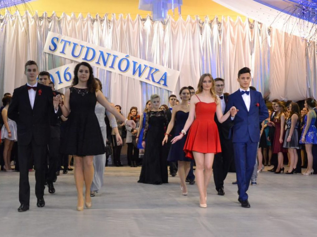 Studniówka Liceum Ogólnokształcącego im. M. Kopernika w Tarnobrzegu [ZDJĘCIA]