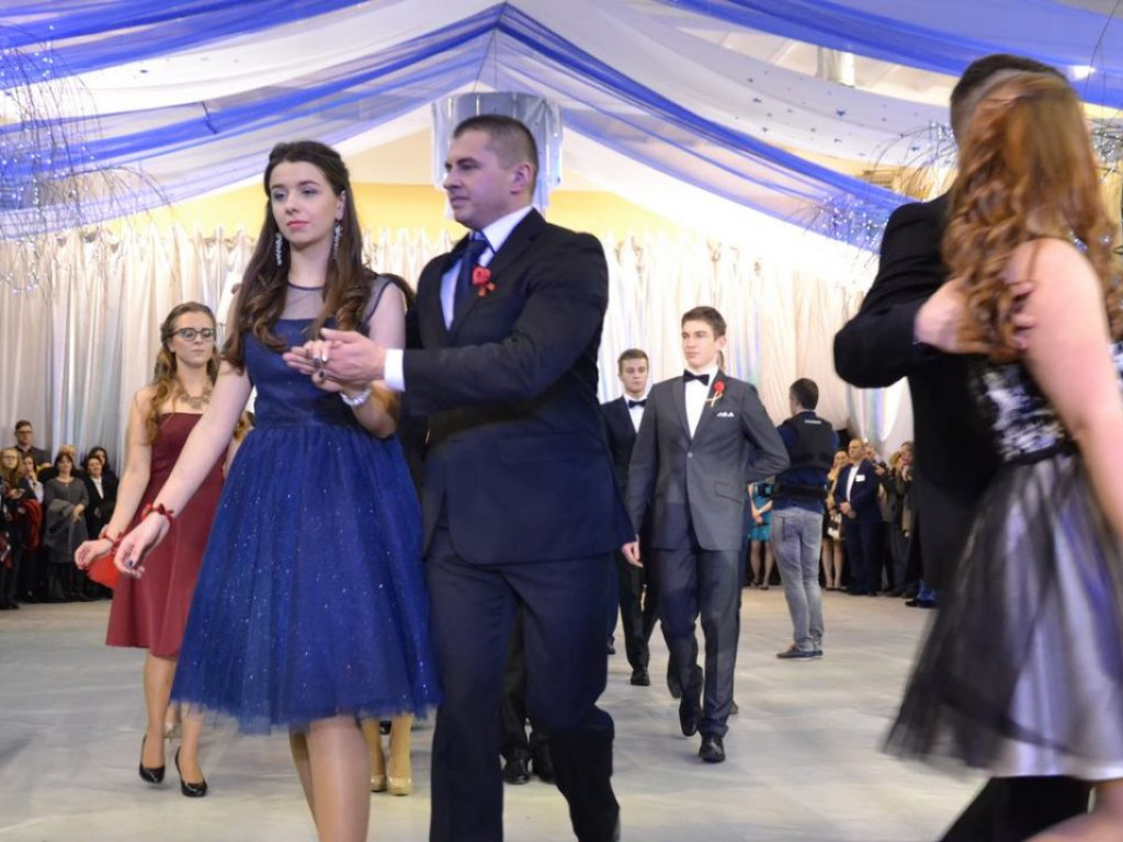 Studniówka Liceum Ogólnokształcącego im. M. Kopernika w Tarnobrzegu [ZDJĘCIA]