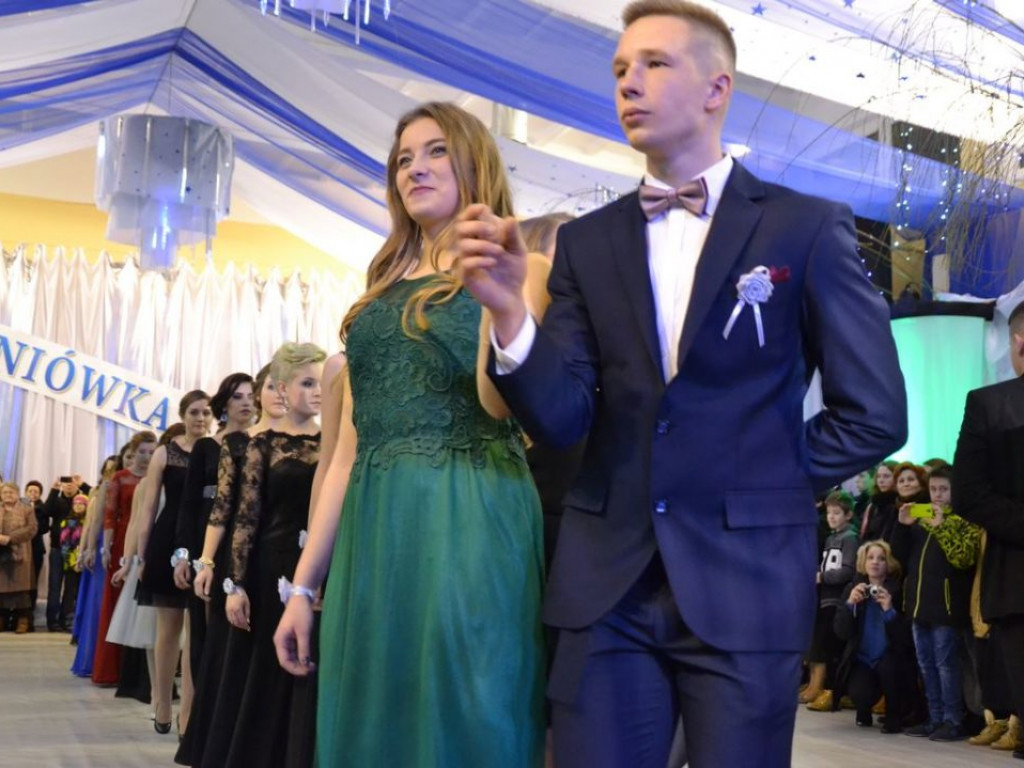 Studniówka Liceum Ogólnokształcącego im. M. Kopernika w Tarnobrzegu [ZDJĘCIA]