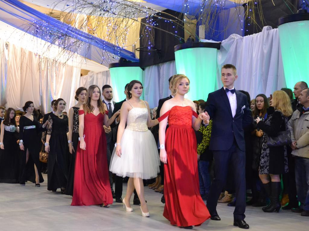 Studniówka Liceum Ogólnokształcącego im. M. Kopernika w Tarnobrzegu [ZDJĘCIA]