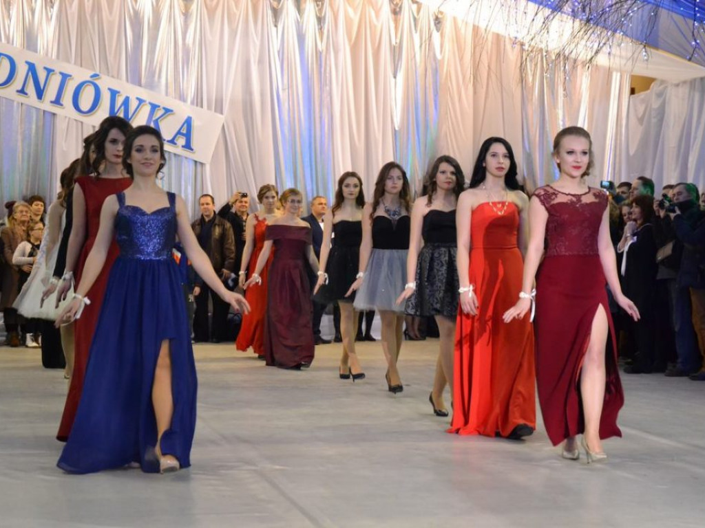 Studniówka Liceum Ogólnokształcącego im. M. Kopernika w Tarnobrzegu [ZDJĘCIA]