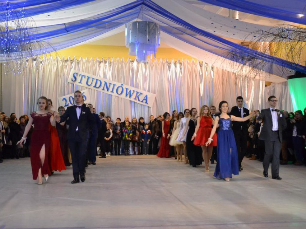 Studniówka Liceum Ogólnokształcącego im. M. Kopernika w Tarnobrzegu [ZDJĘCIA]