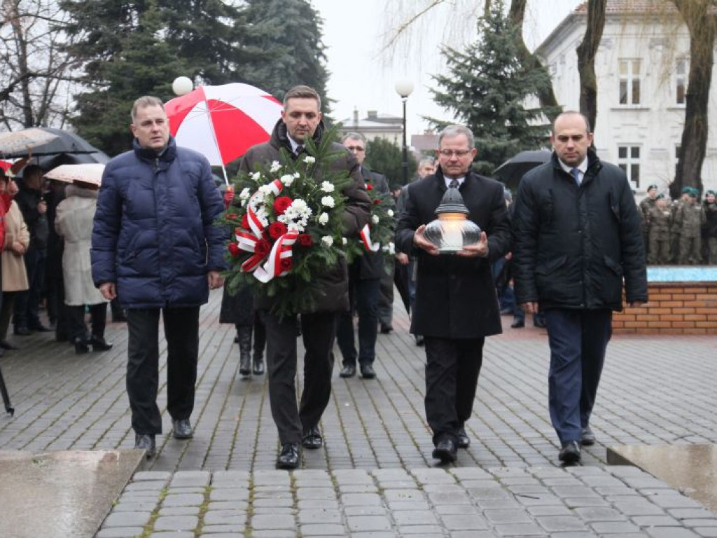Tarnobrzeżanie w hołdzie Żołnierzom Wyklętym [Zdjęcia]