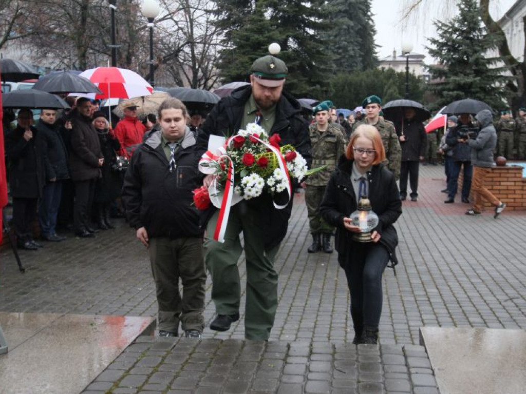 Tarnobrzeżanie w hołdzie Żołnierzom Wyklętym [Zdjęcia]