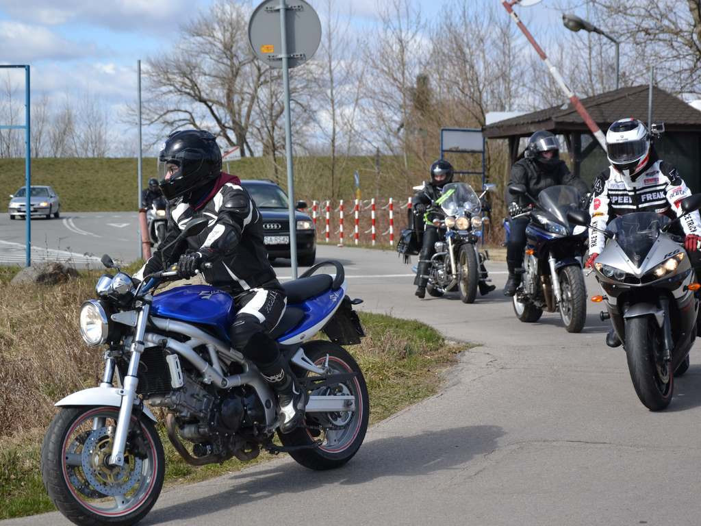 Motocyklowe powitanie wiosny nad Jeziorem Tarnobrzeskim [Zdjęcia]