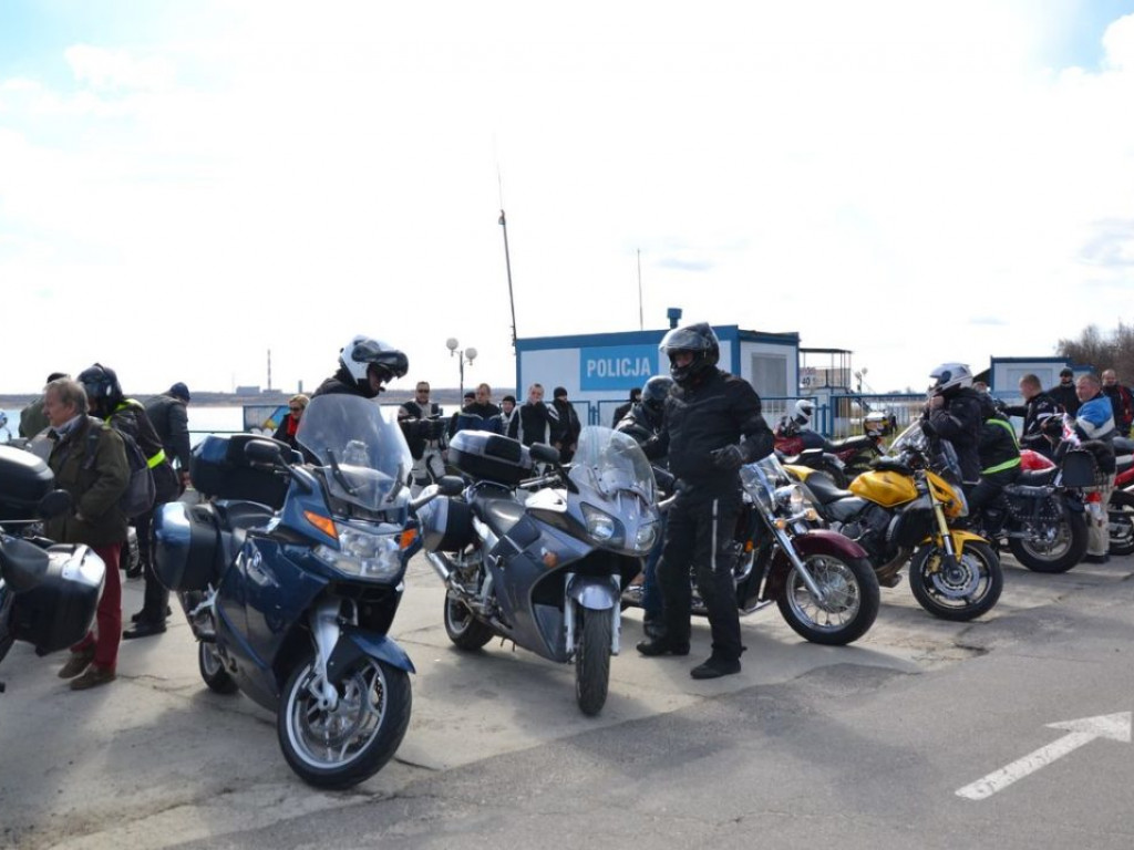 Motocyklowe powitanie wiosny nad Jeziorem Tarnobrzeskim [Zdjęcia]